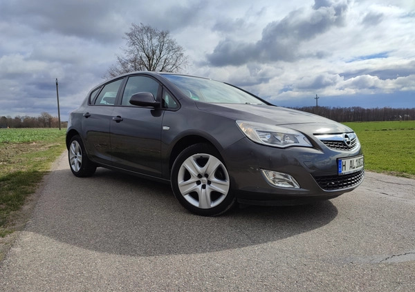 Opel Astra cena 24900 przebieg: 205000, rok produkcji 2011 z Zduńska Wola małe 79